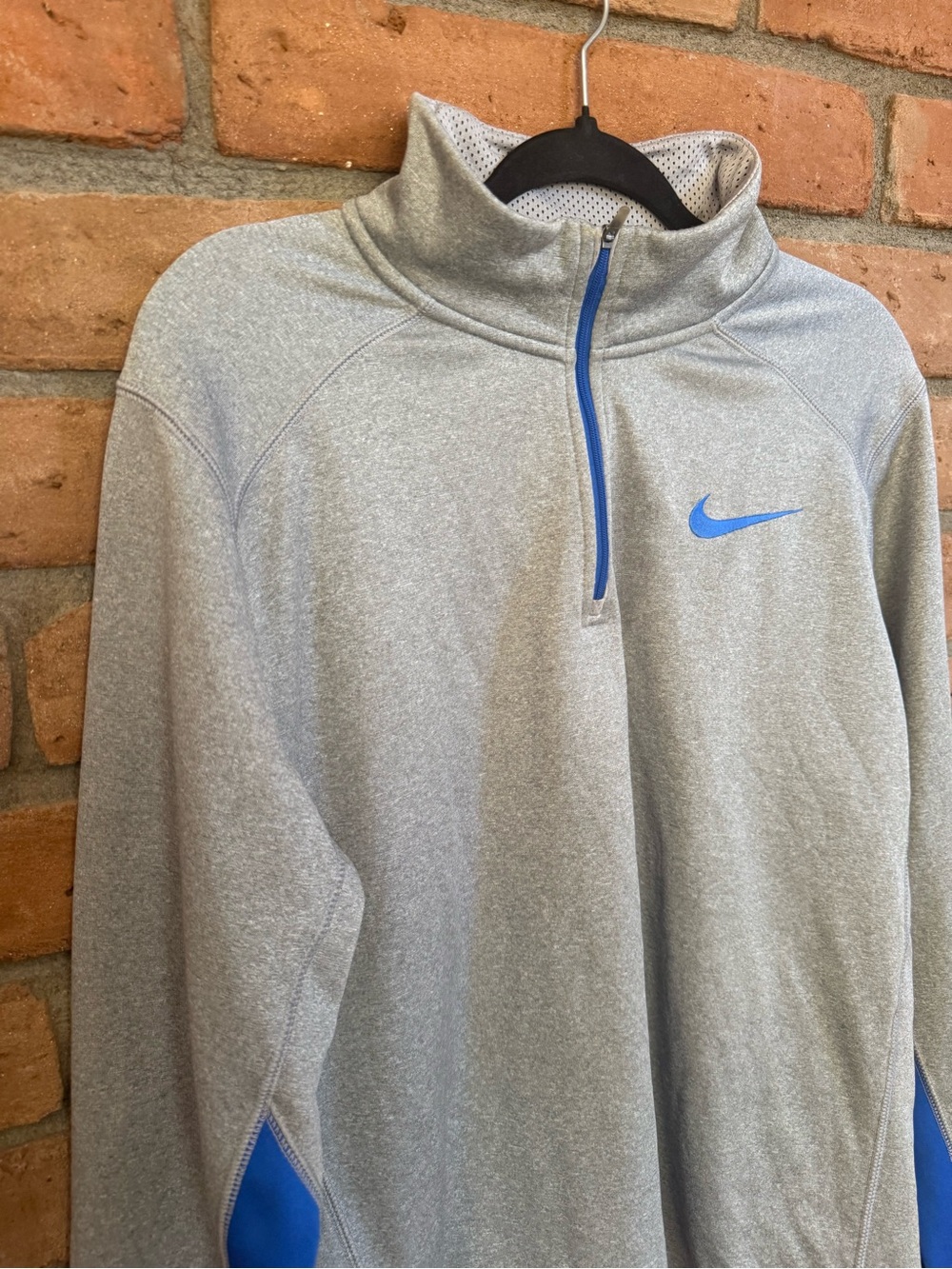 Nike Quarter-Zip Performance Pullover - Picture 5 of 7
